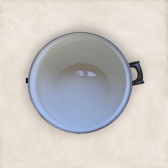 Vintage Asta Enamelware Dutch Oven - Germany - 2-Quart - Brass - Picture 4 of 8